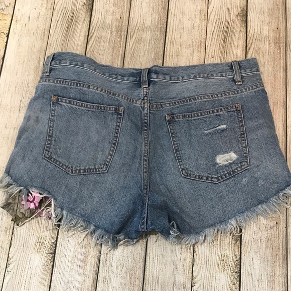 We the Free | Button-Fly Lace Trim Denim Shorts - Picture 4 of 7
